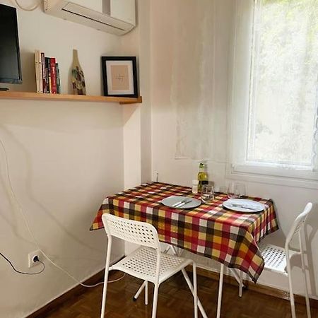 Cute And Quiet Apartment In The Center Of Афины Экстерьер фото