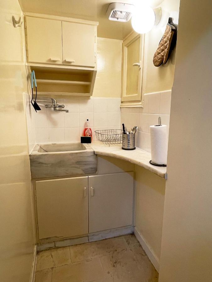 Cute And Quiet Apartment In The Center Of Афины Экстерьер фото